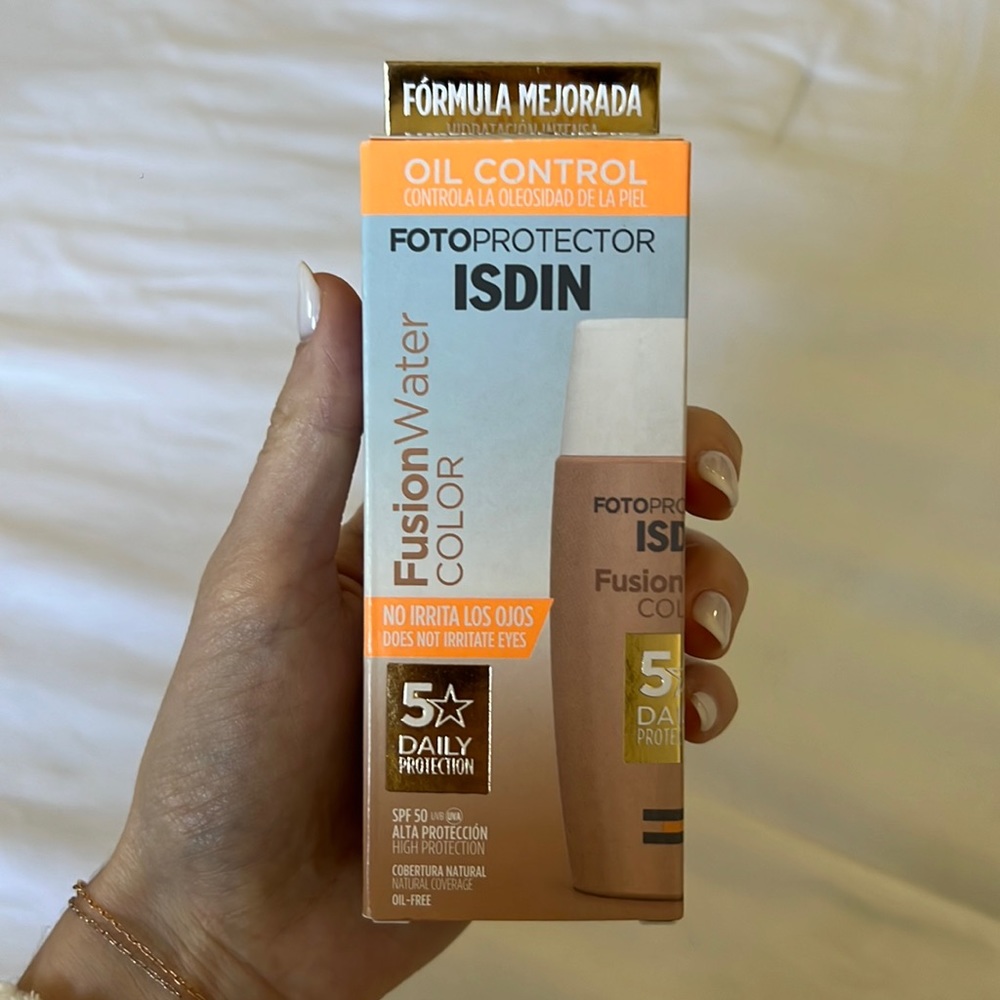ISDIN Face Sunscreen - Color Medium